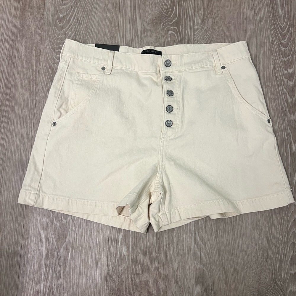 Banana Republic Button Fly 4" Shorts, Ecru, Size 14/32, New w/ Some Tags